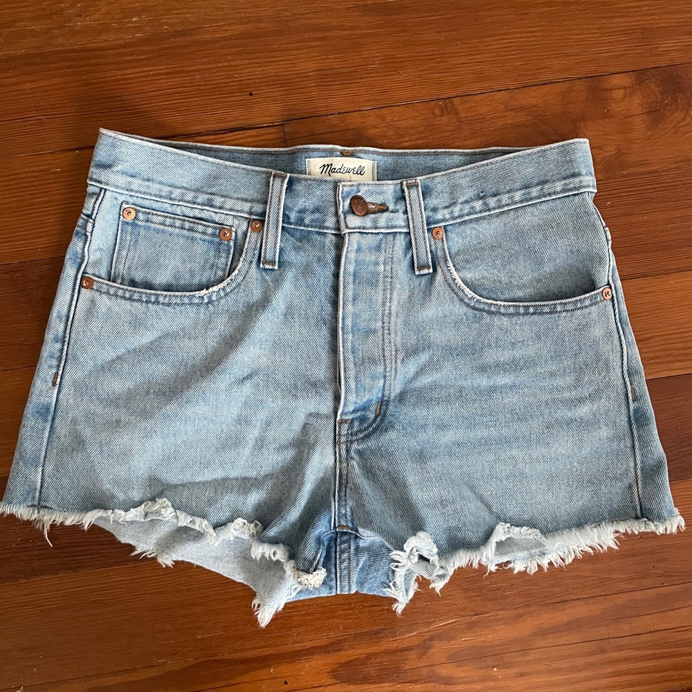 Madewell Relaxed Denim Shorts in Dunwoody Wash